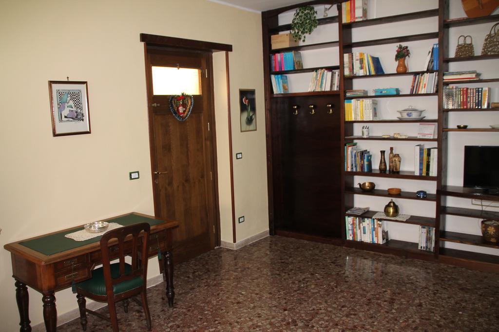 B&B A Casa Di Nonna Fondi Esterno foto