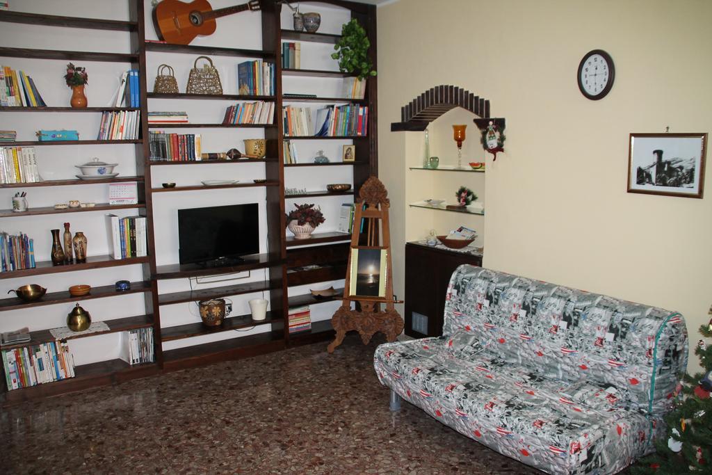 B&B A Casa Di Nonna Fondi Esterno foto